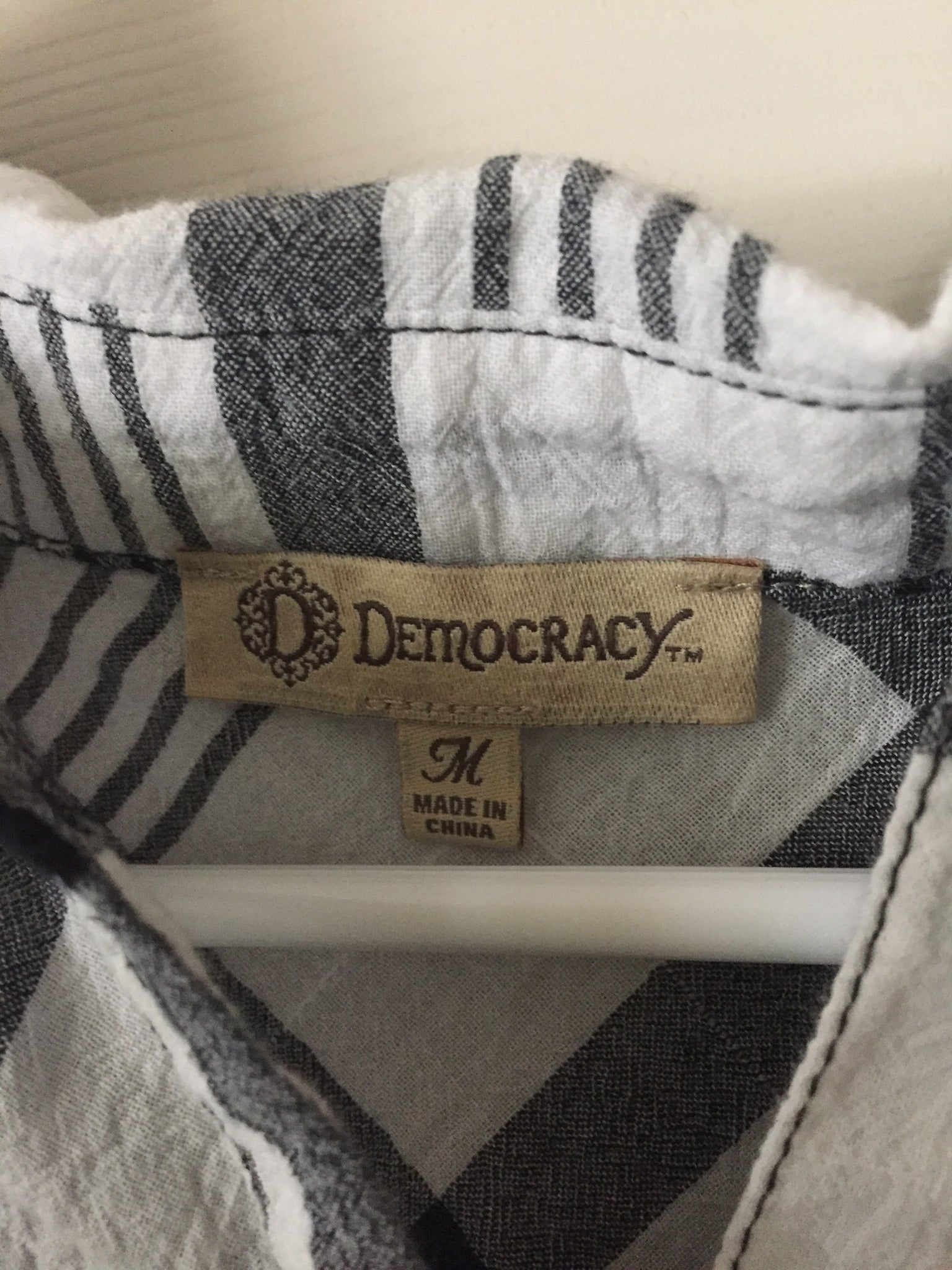 Short sleeve Democracy